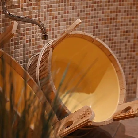 Bernstein Mare Luxor 06 Apartmán *